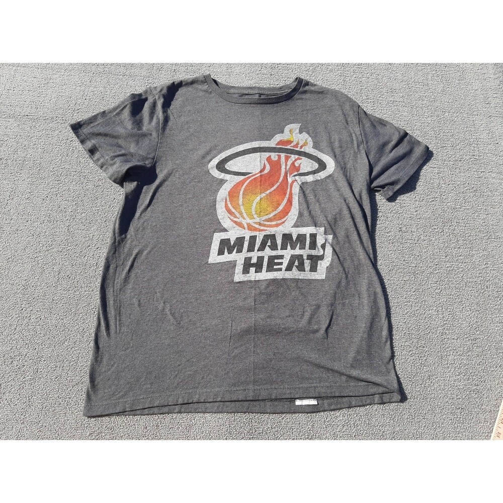 Miami Heat Shirt Mens Large L Gray short sleeve